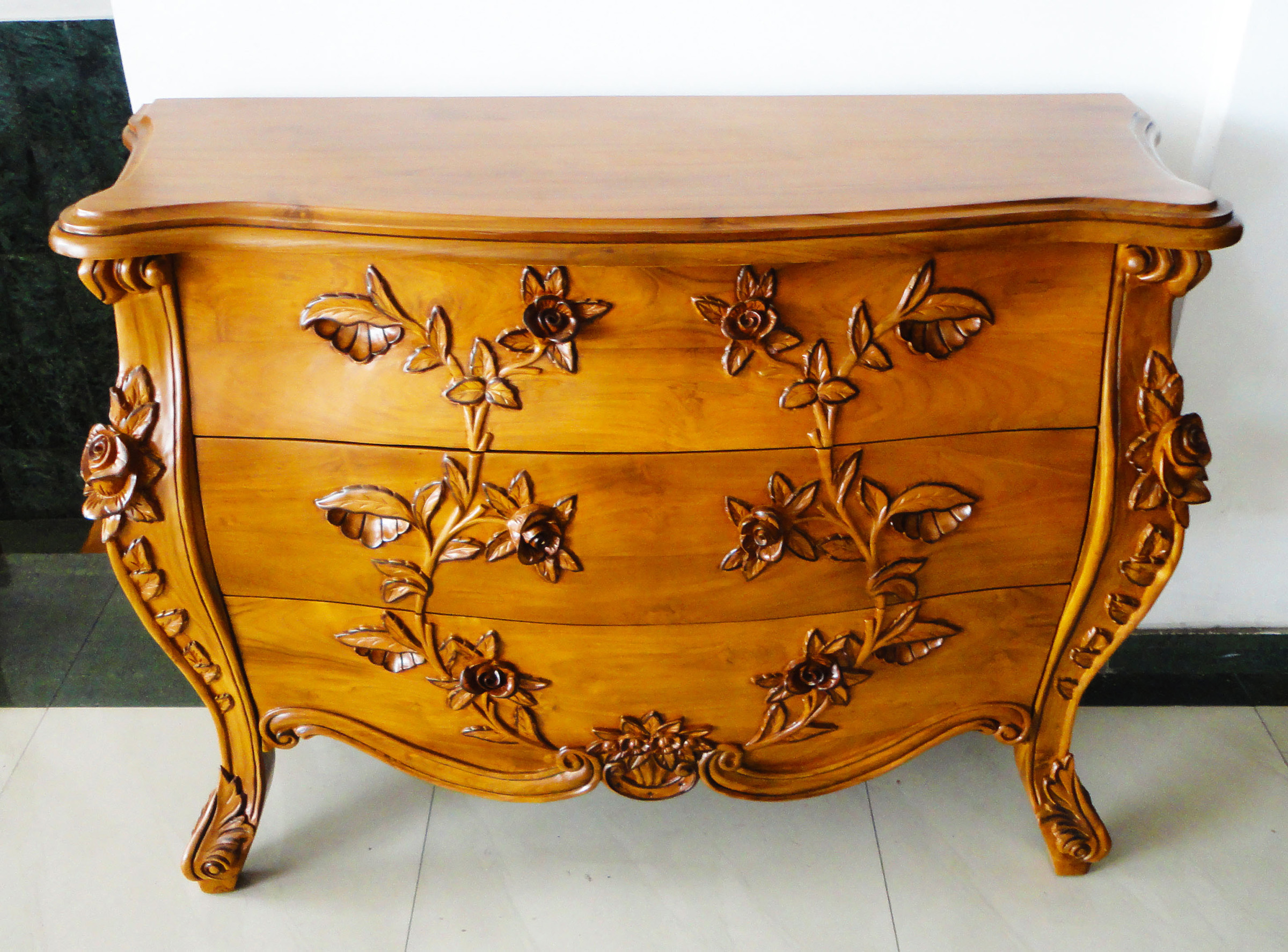 Chest of drawers in Sri Lanka